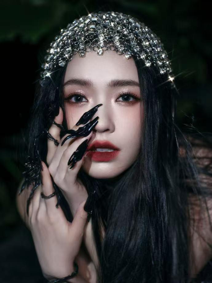 谁给林允陈星旭递个豪门兄妹的本子 林允和陈星旭这次同框，贵气感直线上升，简直就是