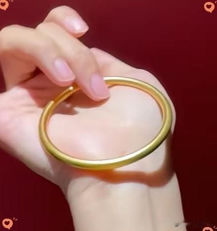 金价不对劲了！
2026年5月27日中午
金店报价直接给市场泼了盆冷水。五十克的