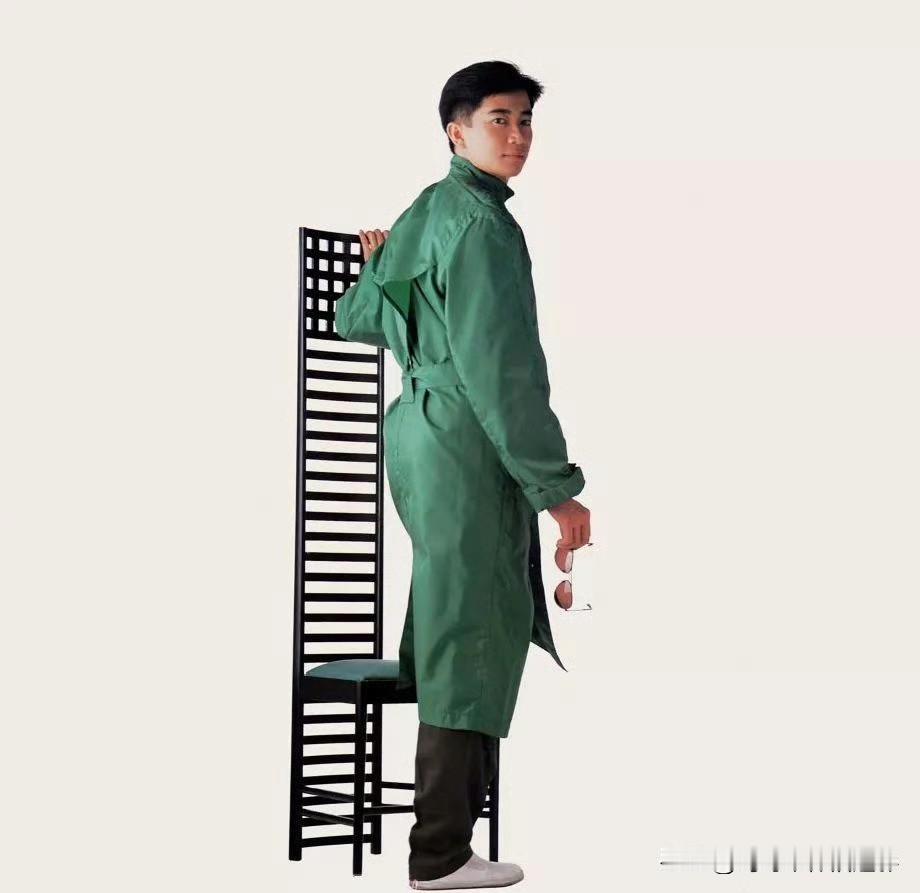 永远的陈百强📸
把音乐和风度揉进骨子里的男神，听《一生何求》，前奏一起就能把人