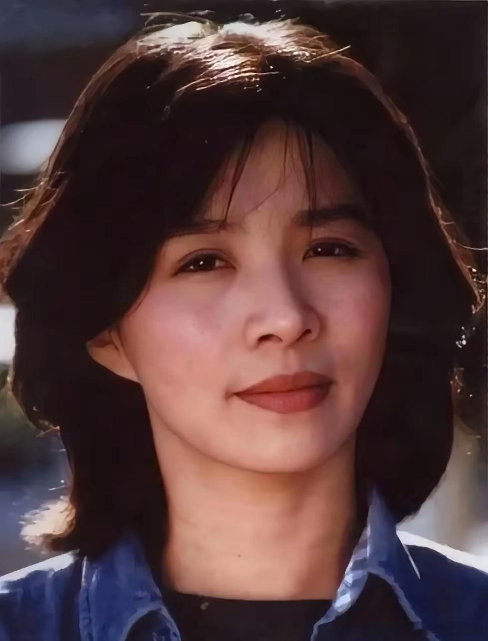 这个女演员厉害了，演过赵丽颖的婆婆，演过闫妮的婆婆，如今在《生万物》里又成了杨幂