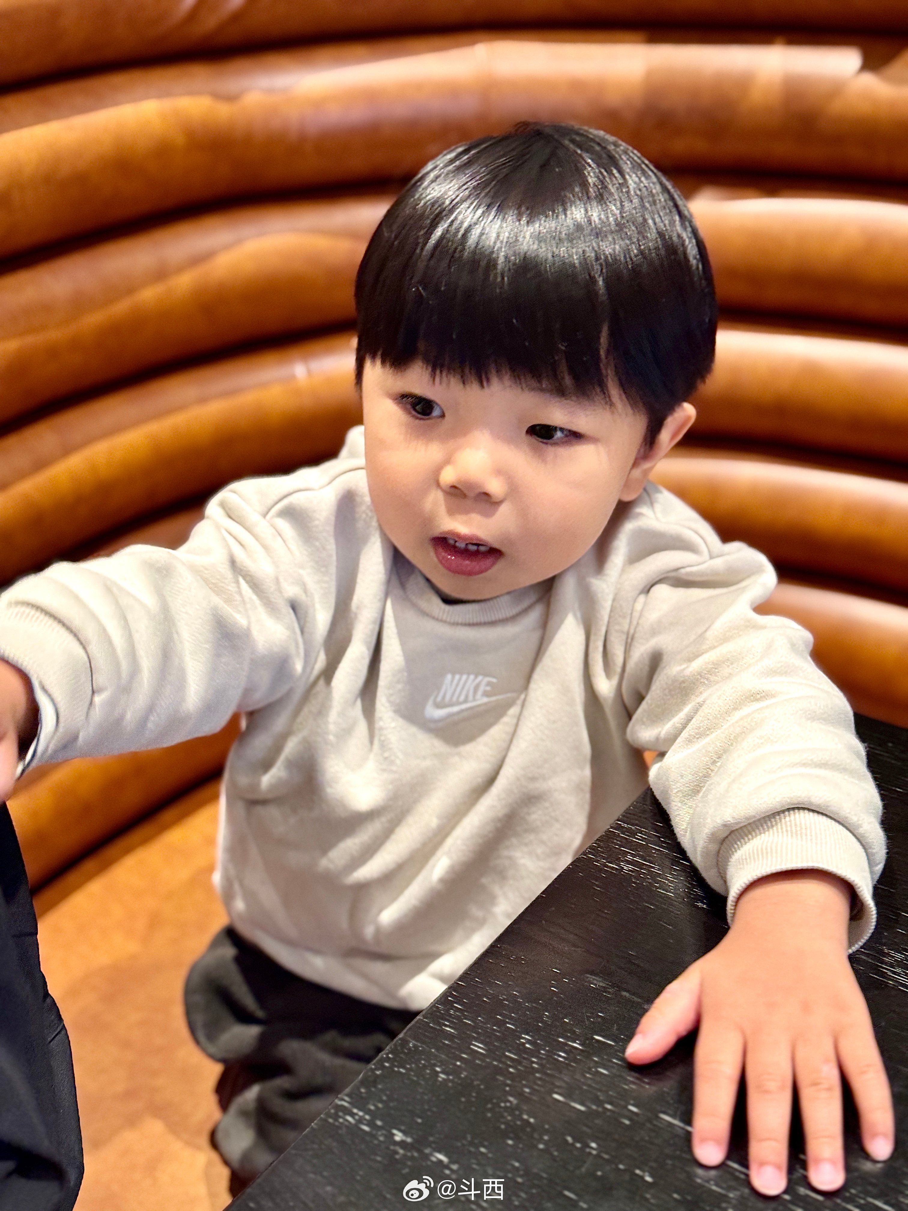 我： 给我一个微笑。 ​​​