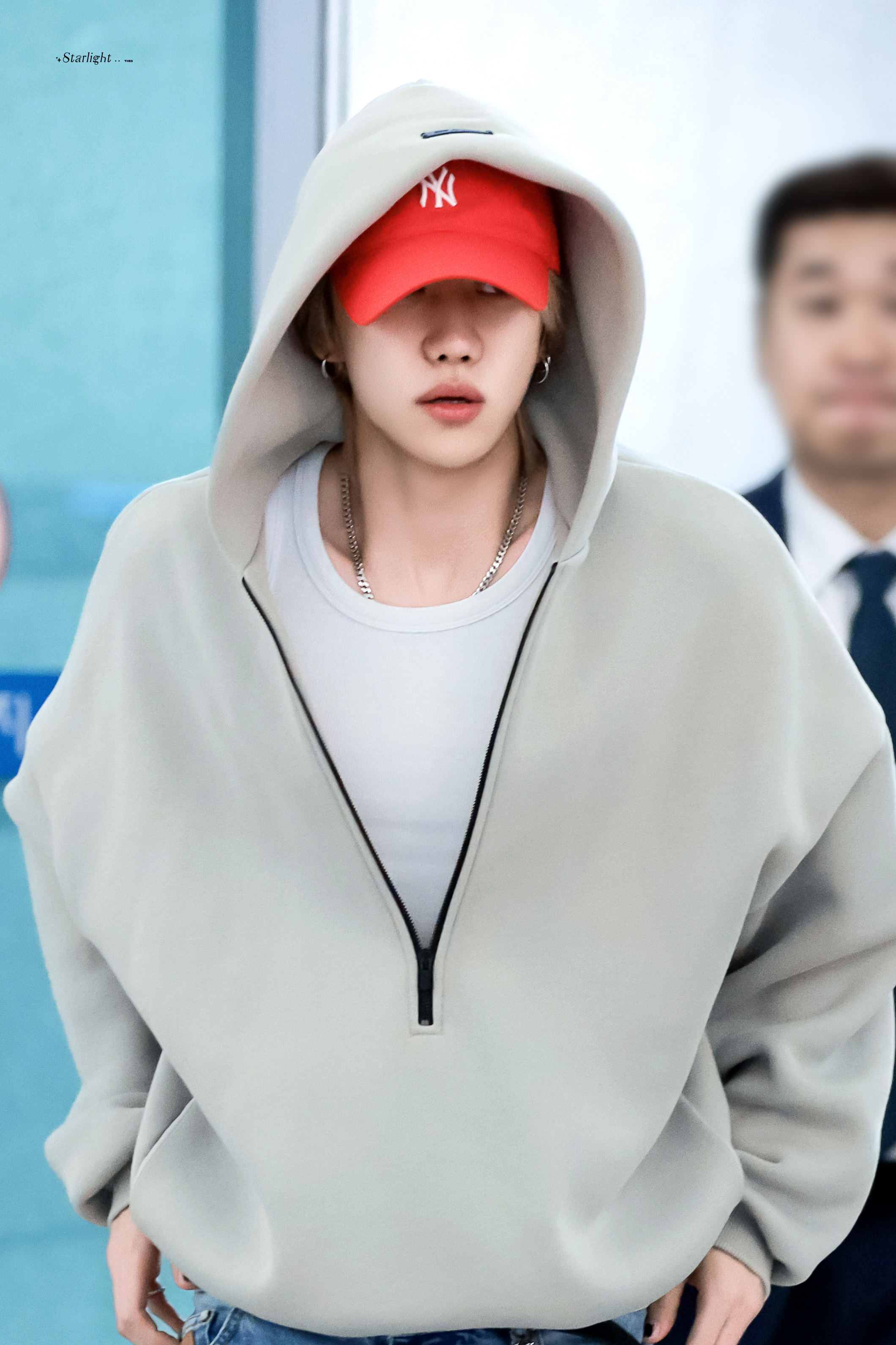 徐明浩 × Milan Design Week机场出发米兰设计周，简约休闲卫衣➕