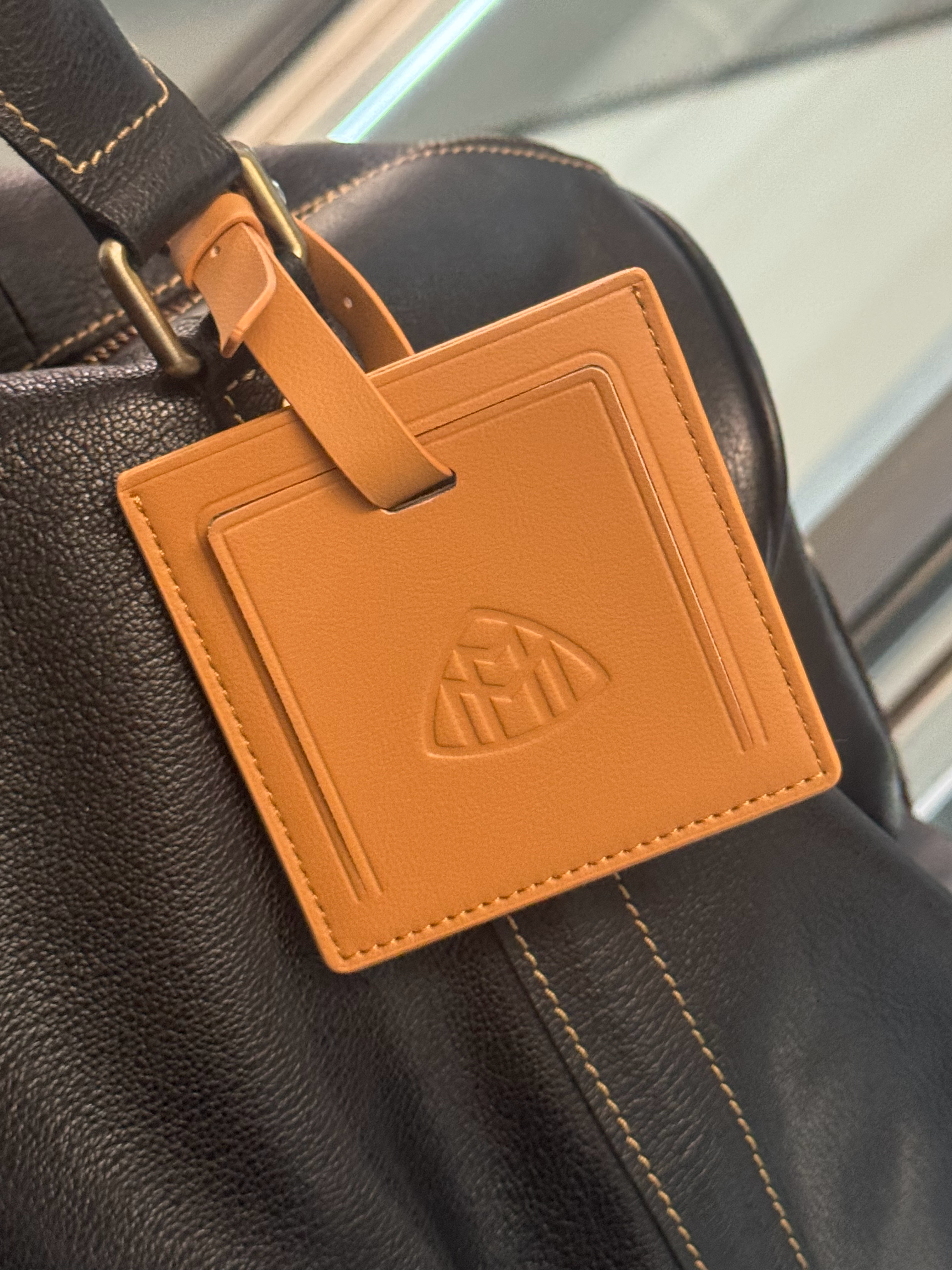 老师的行李挂牌 都是上等牛皮 handmade 品牌定制。李楠说道李楠说道大v聊