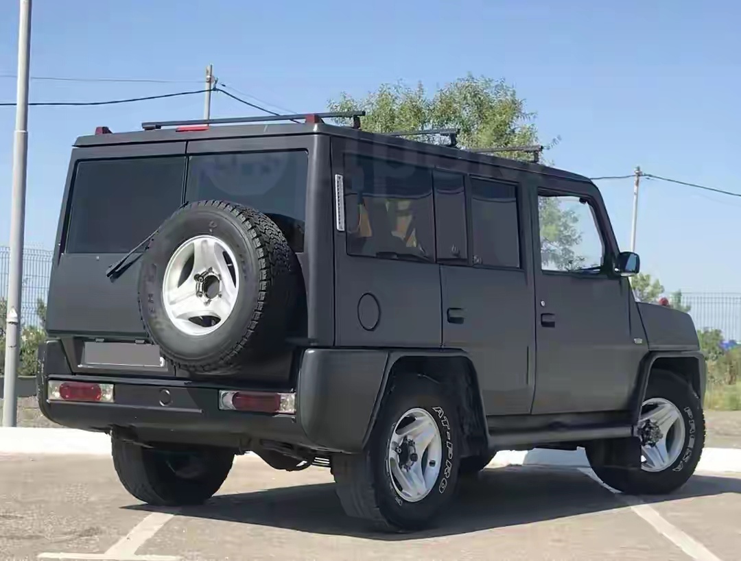 大v聊车 Derways Cowboy基于罗马尼亚越野车ARO 244开发而来，