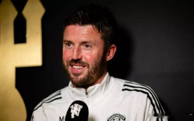 曼联本赛季中途完成换帅，阿莫林下课，卡里克出任过渡主帅。《电讯报》披露，曼联计划