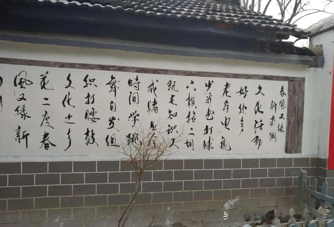 小姑父42岁那年从县机械厂下岗。人到中年顶着上有老、下有小的压力，迫使他不得不放