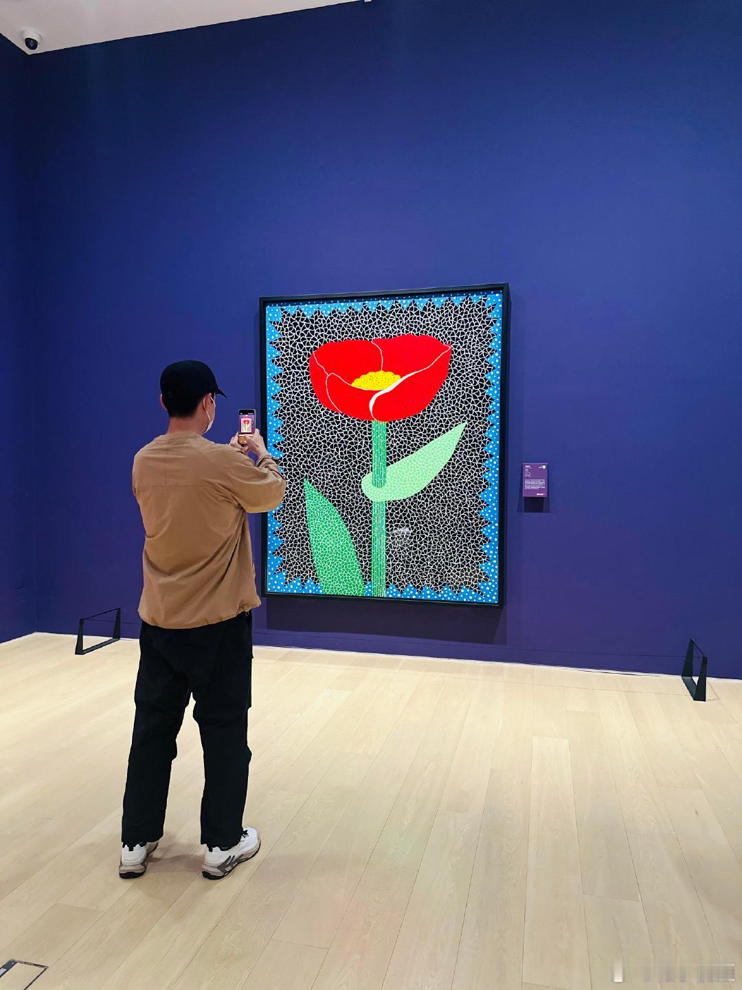 看展偶遇胡歌偶遇胡歌南京看展 偶遇胡歌南京看展，这怎么不算和胡歌一起看展呢！网友