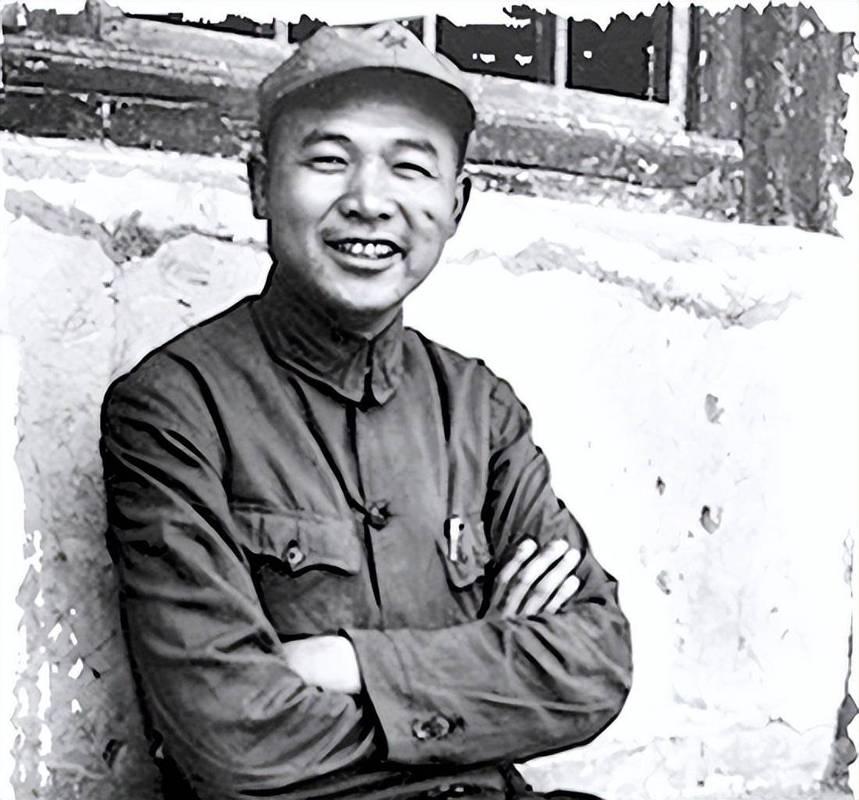 1935年甘肃，参谋长为泄私愤故意拖延全军2小时，马家军骑兵杀到，若非悍将韩先楚