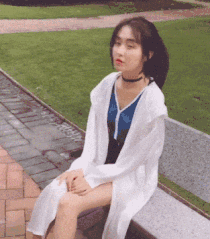 这么美的小姐姐，你竟然动手？还有王法吗 