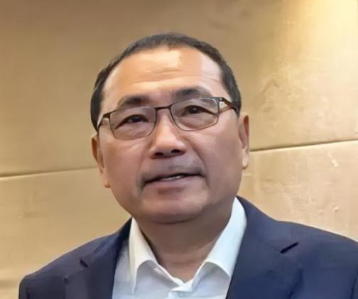 新北市长侯友宜4月1日就国民党主席郑丽文受邀访陆一事表态称，“‘中华民国’是我们