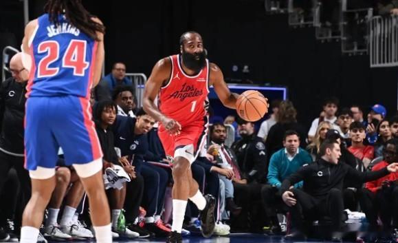 哈登19+7+7，关键时刻统治比赛，率领快船战胜活塞！强悍依旧，越是到了最后关头