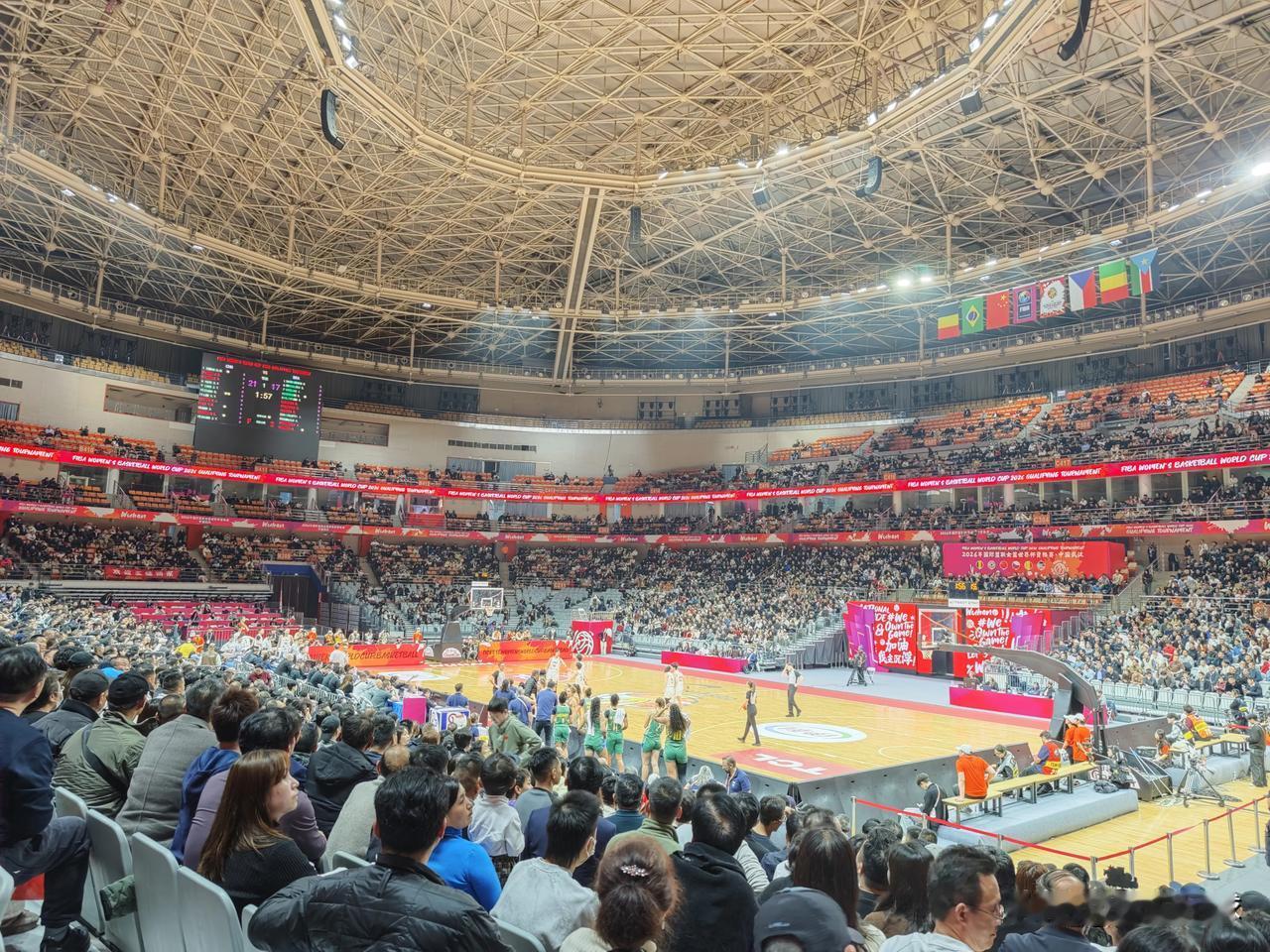 中国女篮83比71击败巴西，凭借在武汉赛区的五战四胜挺进世界杯！！！

中国女篮