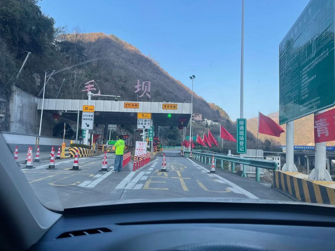 安康中考明天开始，这勾起了六七十年代，我们小学升初中的往事，得在区里去住校上初中