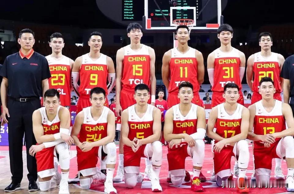 中国男子篮球职业联赛，简称CBA，赛事开始于1995年。
开赛之初，中国人民解放