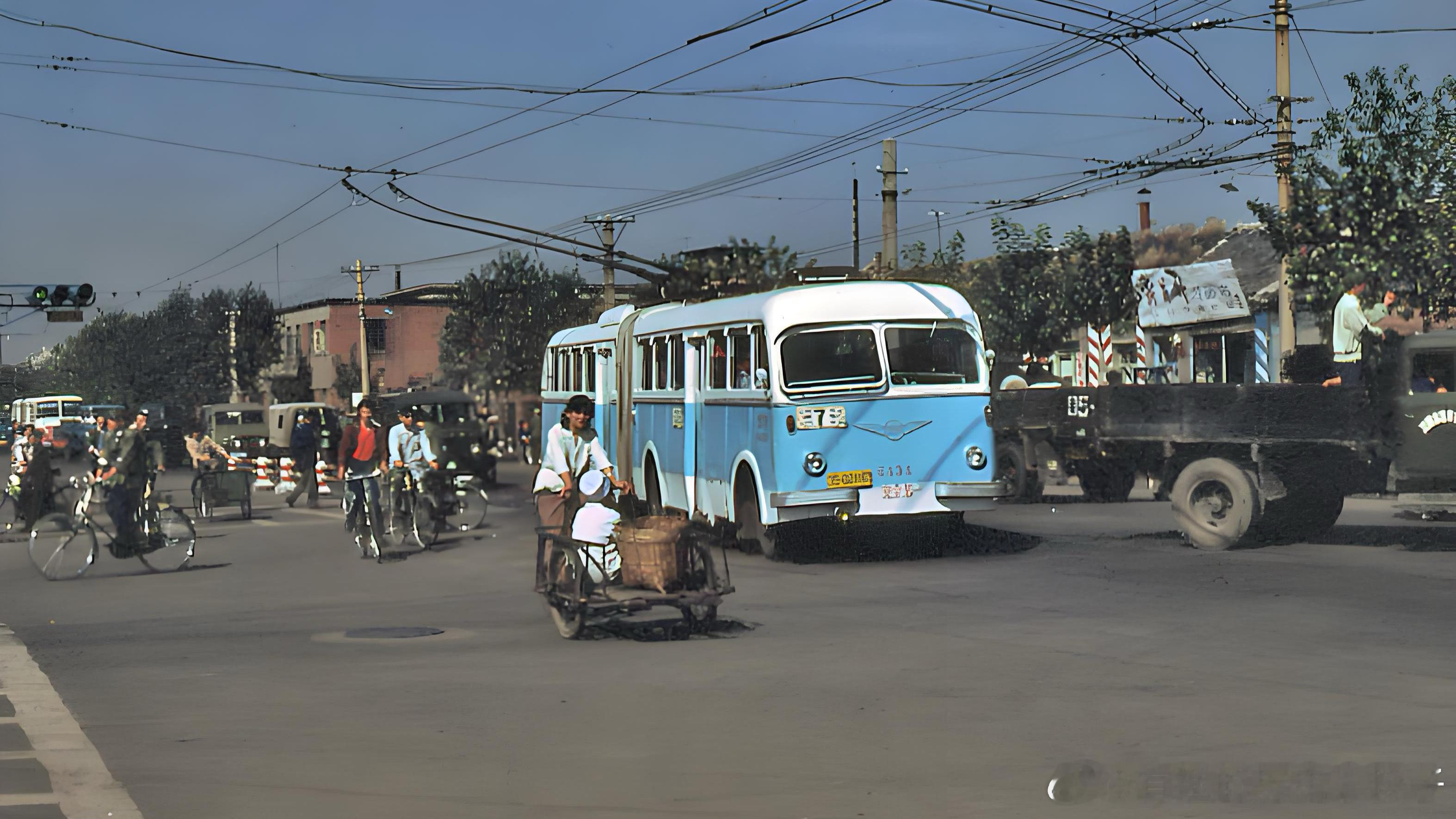 八十年代沈阳七路无轨电车八十年代沈阳老照片
