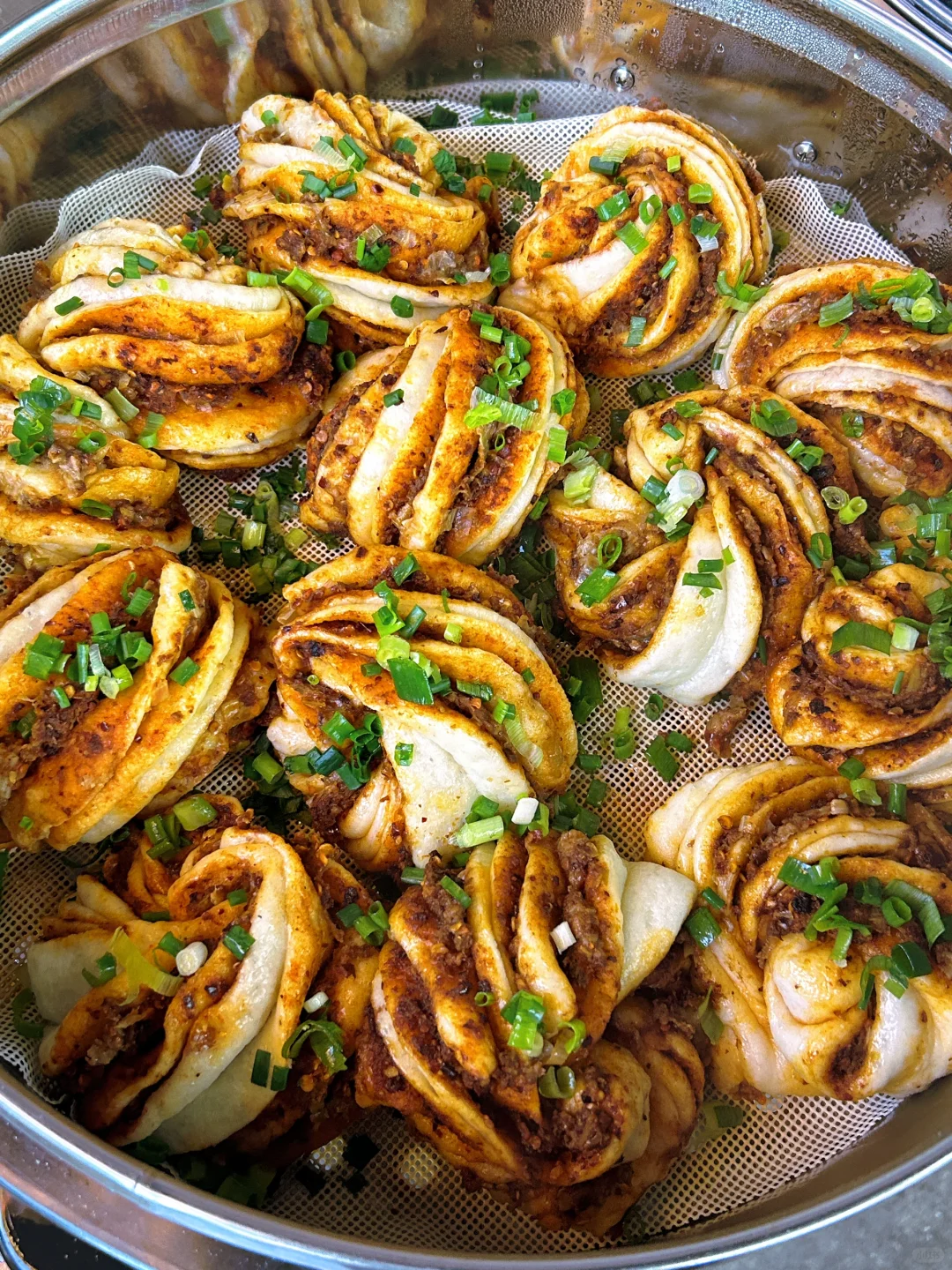 谁敢信！！我在火锅店吃到了手工花卷！！！