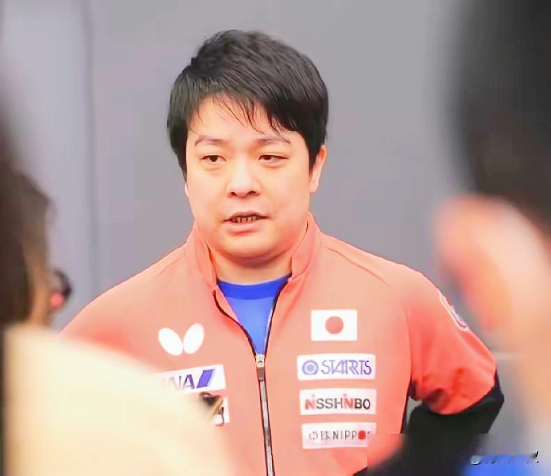 师徒关系破裂？日本队输球后，主教练岸川圣也道歉后，就把矛头对准了张本智和！

他