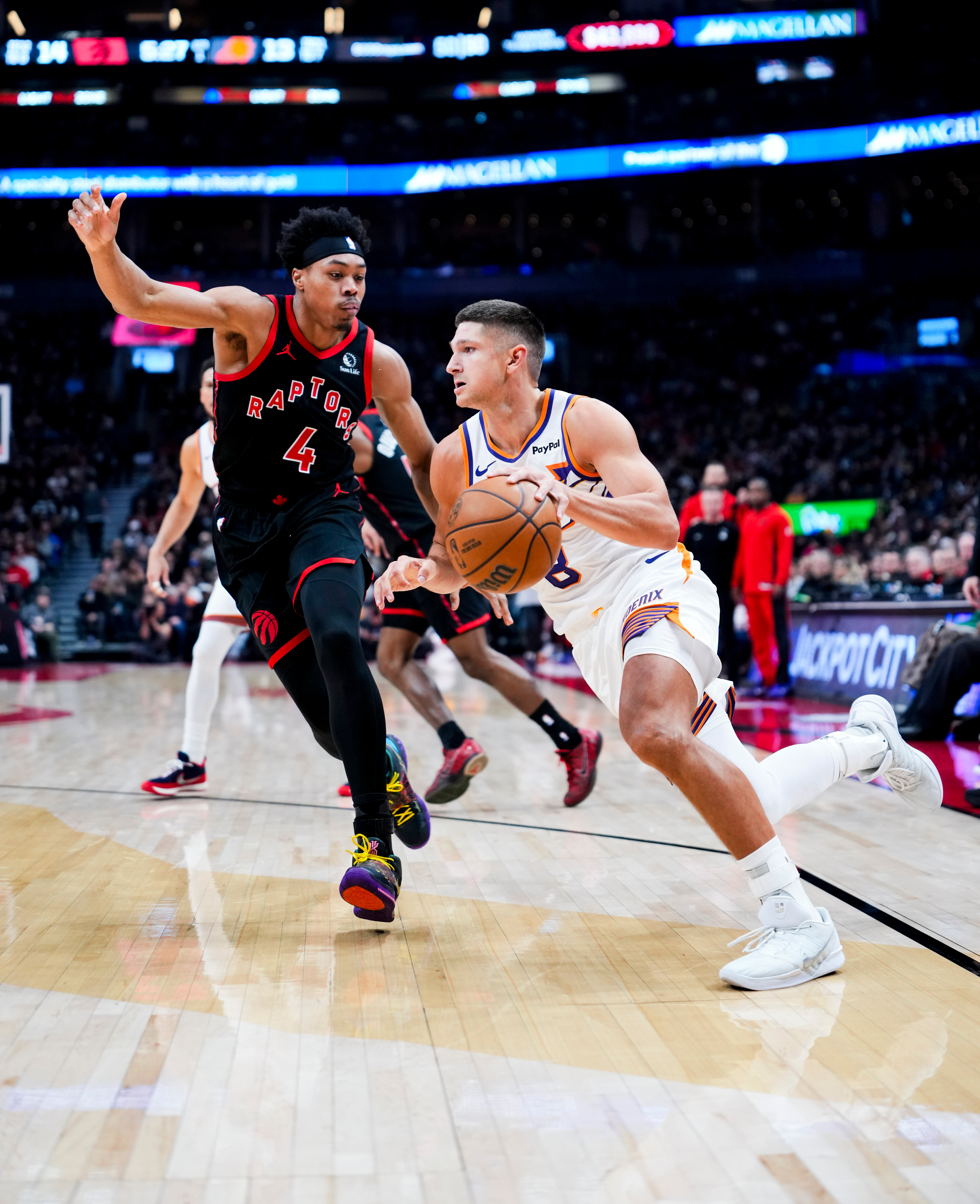 阿伦造成对手三分犯规！目前拿到13分！菲尼克斯太阳 ｜旭日东升 ｜太阳vs猛龙