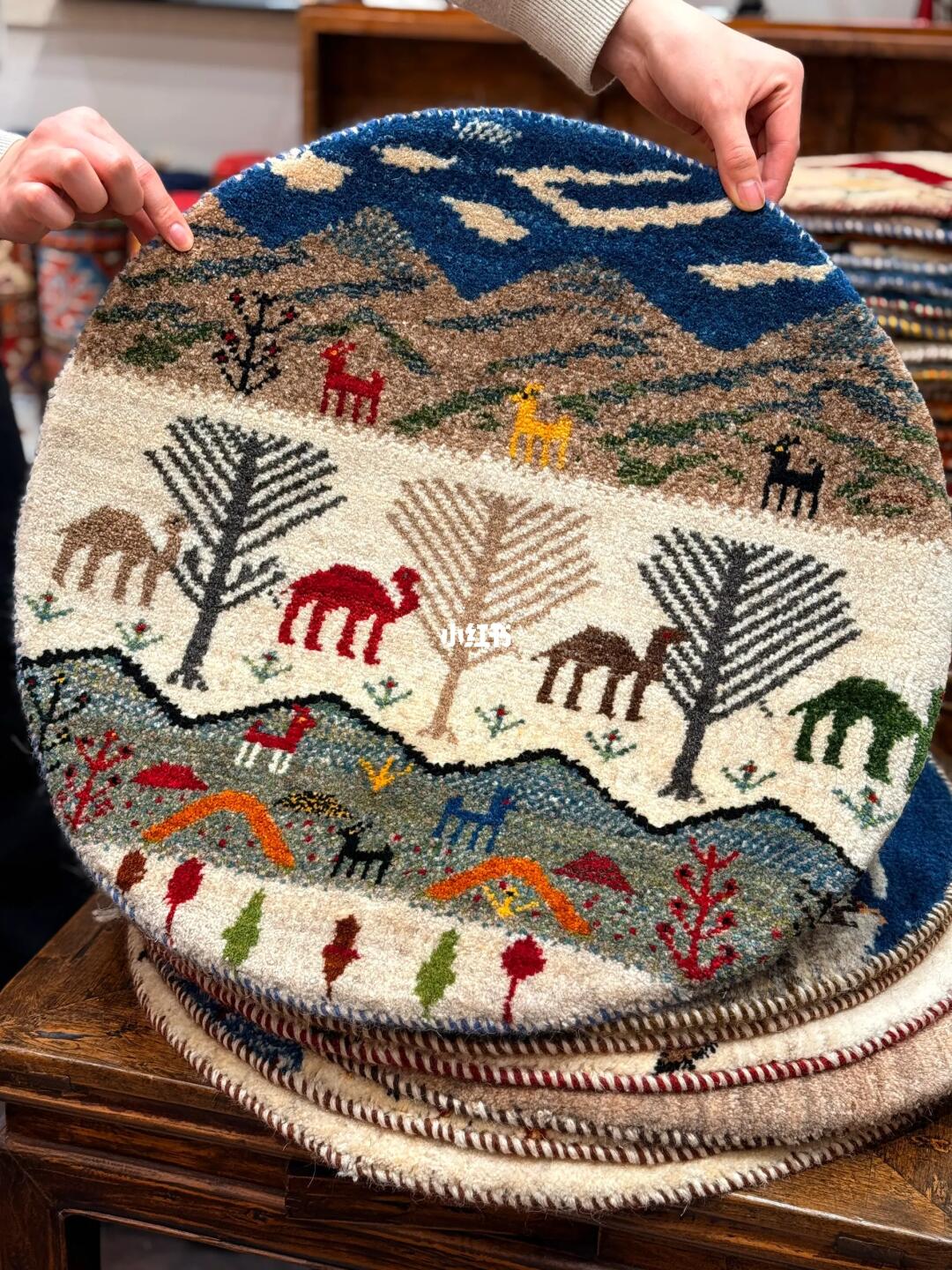 一组会讲故事的波斯圆毯