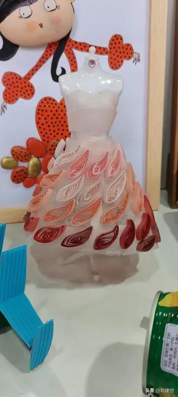 开学后我眼里的家校合作困境 开学之后我才实打实瞅见了家校合作里的糟心事儿，上周陪