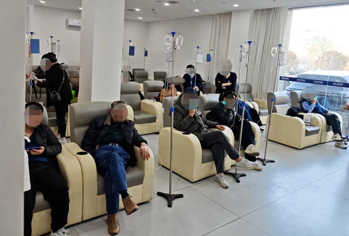 瞒不住了，摊牌了！
2025年10月15日，西安70岁老人孙先生在双宝口腔医院，