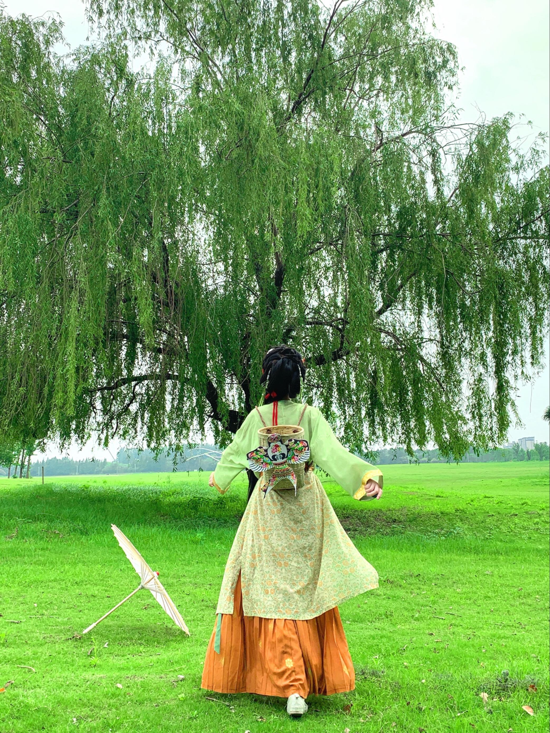 你记住不管你走远 我都在这等你回来。