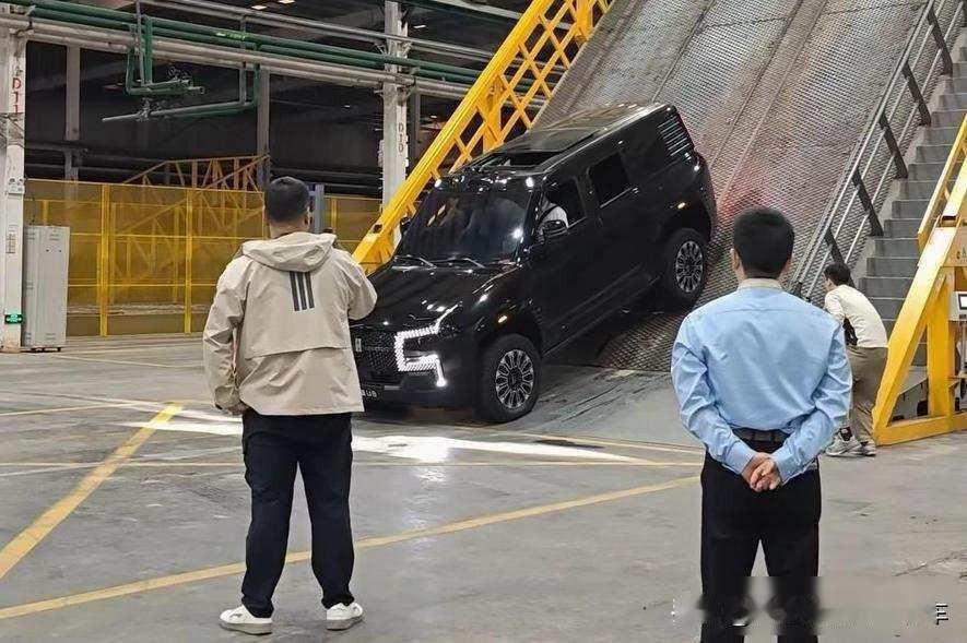 比亚迪再迎两大新动作，新能源布局持续提速
 
近期比亚迪在研发与产品端接连有新动