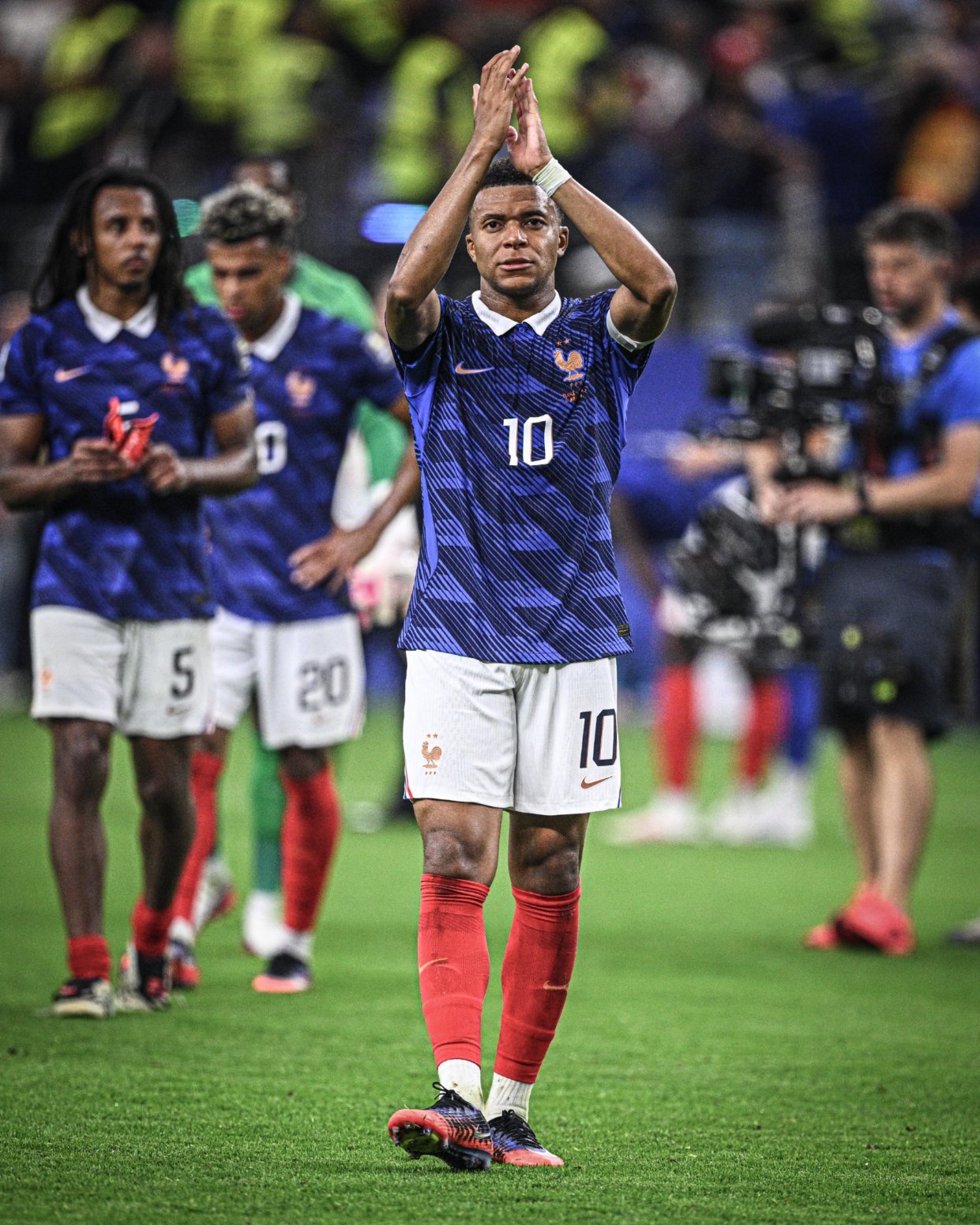 金靴最后属于谁姆巴佩季军赛将首发