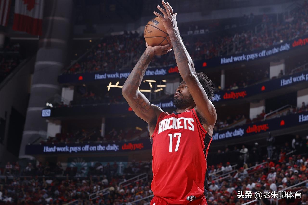 伊森:你这状态，就别总是蹲在底角了！
赛季初，伊森的三分命中率一度突破了50%，