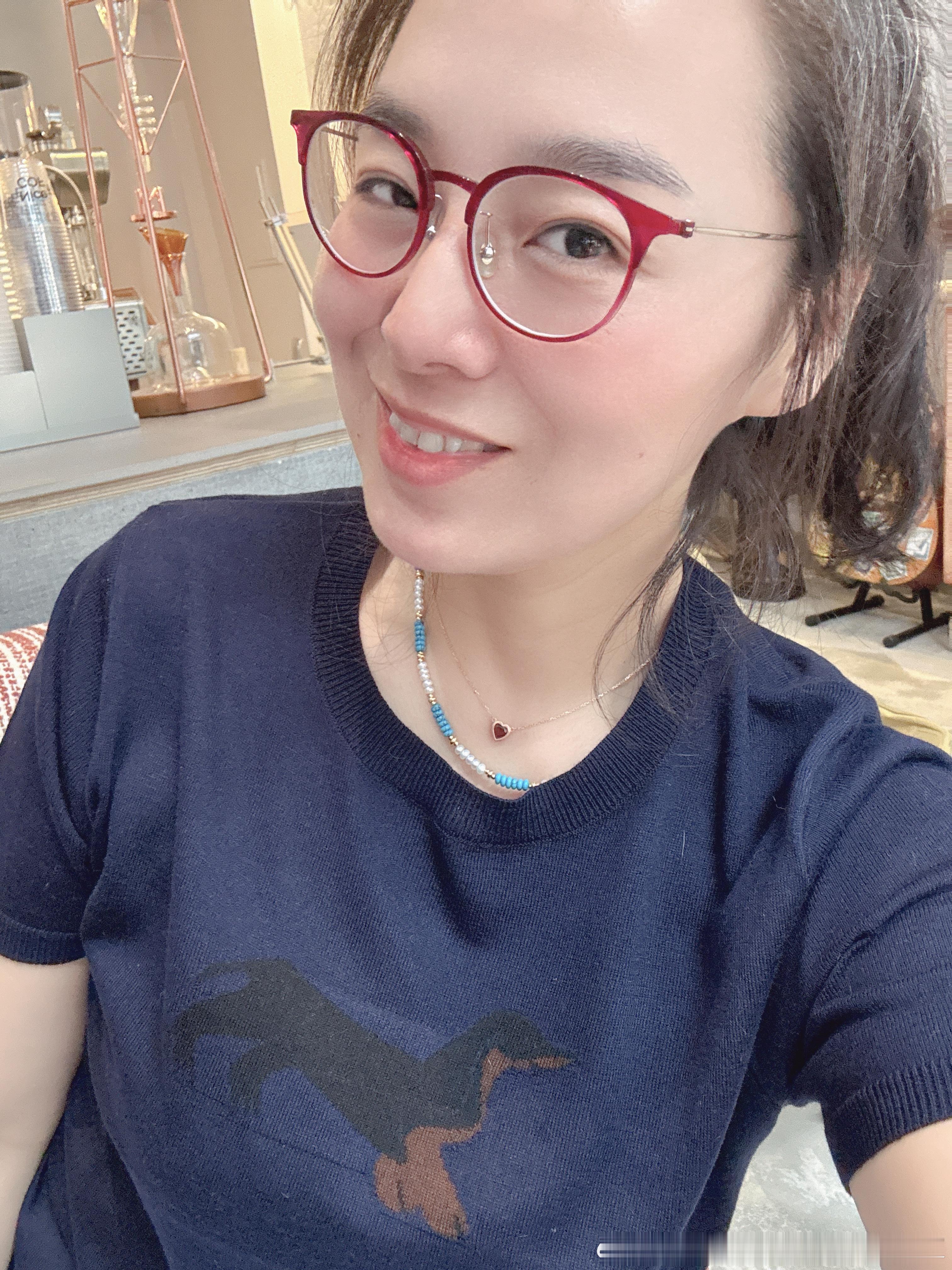 今天是小狗陪我喝咖啡