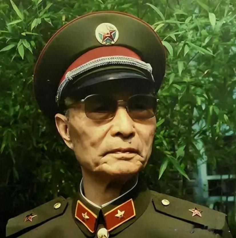 1975年，张爱萍落难，妻子李又兰找到粟裕，希望他能帮忙说情。谁知，粟裕摆了摆手