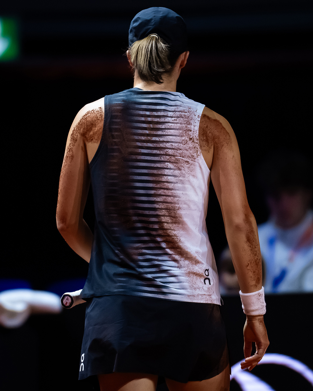 新教练、新球拍，斯瓦泰克在斯图加特完成精彩首秀。击败西格蒙德的这场比赛，简单概括