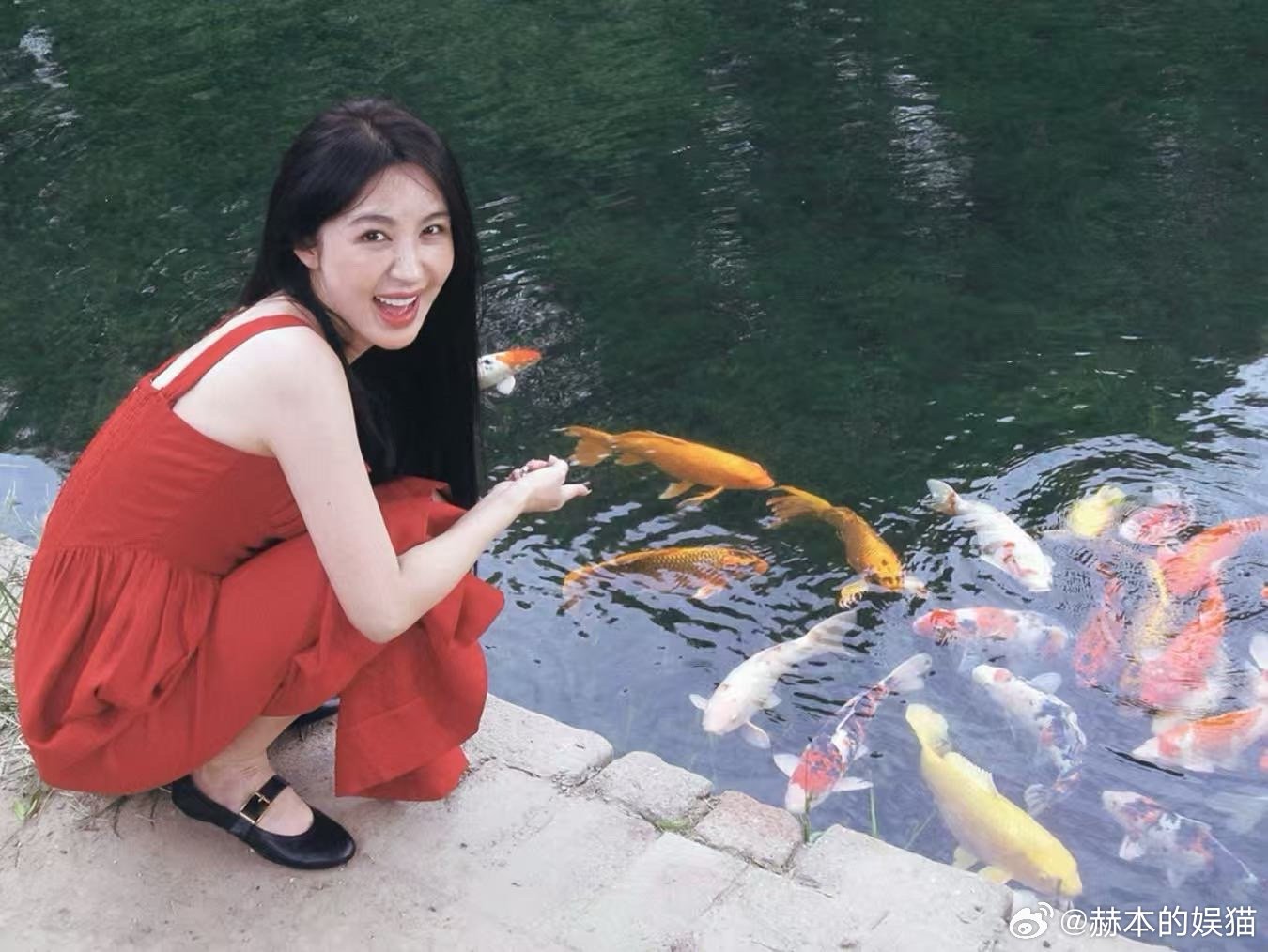 差点没认出来李菲儿好会拍照，真好看 ​​​