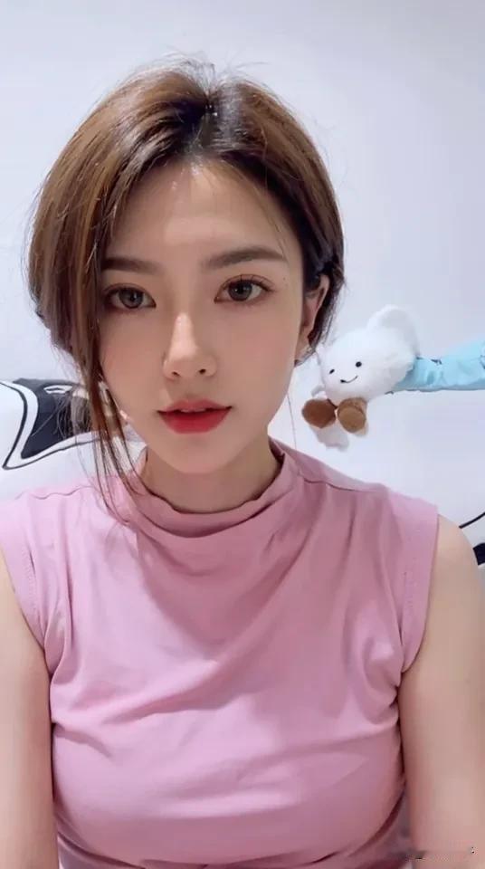 小老弟，听说有男人爱的女人，
就像“牛奶”和“咖啡”，
越搅越香，越活越年轻，