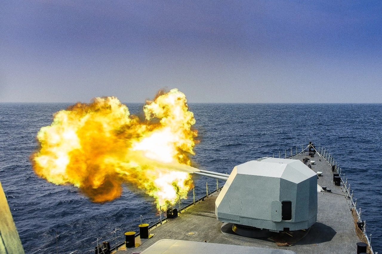 051B深圳舰双100舰炮开火现在要珍惜这类场景烽火问鼎计划中国海军