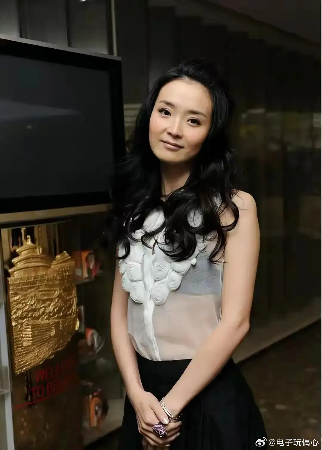 “晴儿”王艳这也太敢穿了，这是谁的女神 