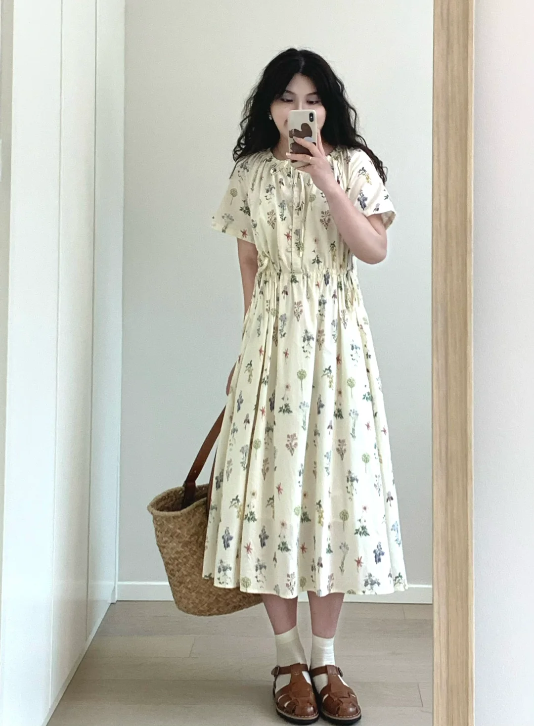 💐裙子上布满了鲜花～