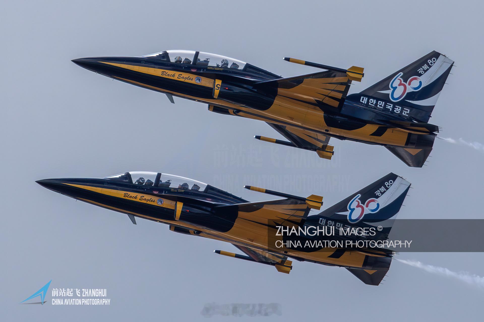 听说黑鹰明天就要出发了 不知道尾巴上80的贴纸撕了没 