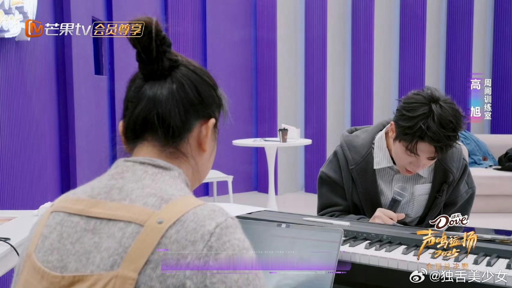 高旭借过一下有李白醉酒那味了醉态翩跹，风骨藏韵，一句借过自带诗仙纵酒的洒脱感，这