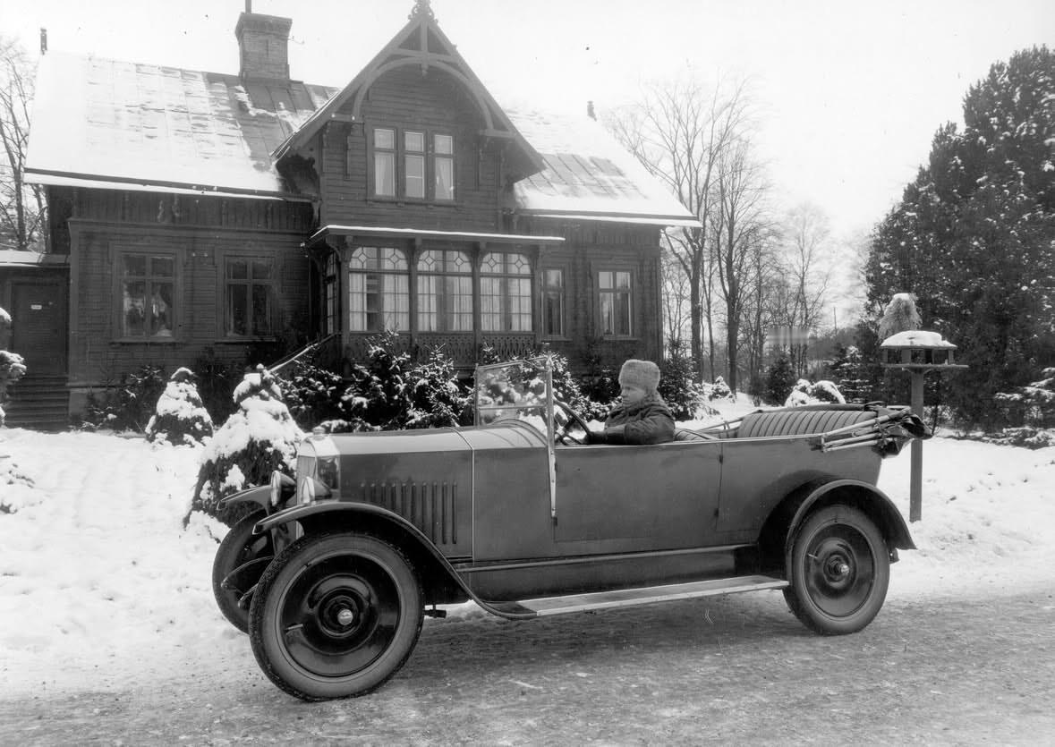 沃尔沃汽车99周年 前几年都没听说沃尔沃要过生日，今年怎么突然就上热搜了？我查了