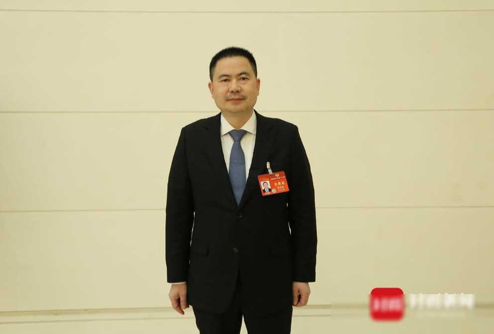 如何打破35岁职业“门槛”？
当我们谈论35岁职业“门槛”时，其实是在探讨一个更