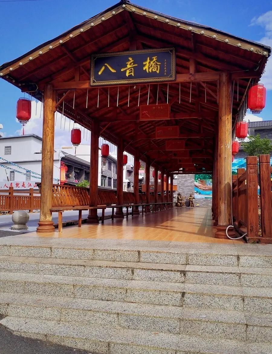 八音桥，藏在云浮市高村圩镇里的乡村记忆

一座廊桥，一河流水，一曲八音，留住粤西