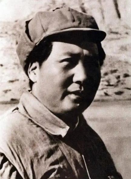 新中国成立后，张闻天问王稼祥：我始终想不明白，我军只有3万人马，凭什么能战胜几十