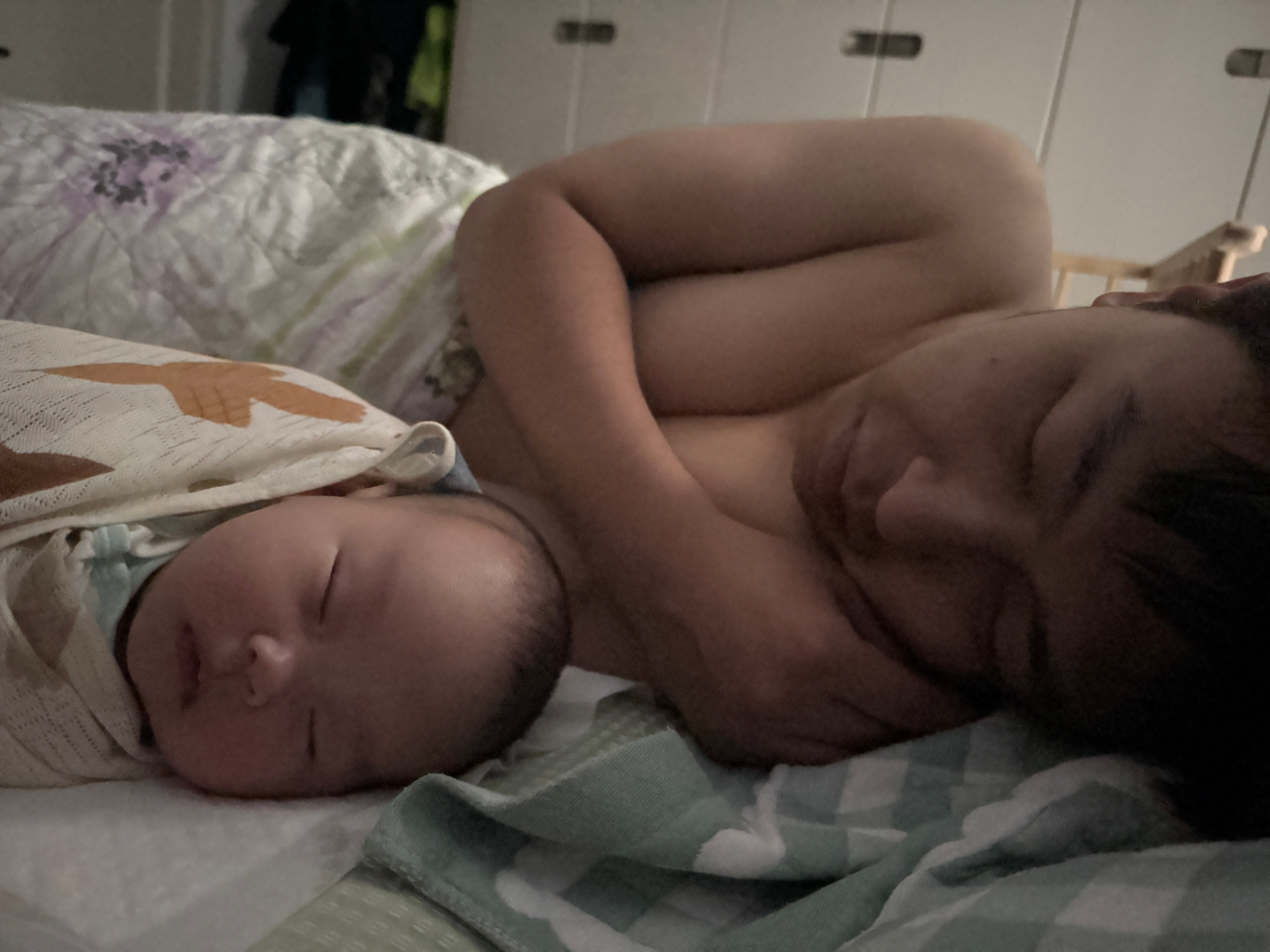 如果我老公能母乳亲喂那我就更省事儿了[老师爱你] ​​​
