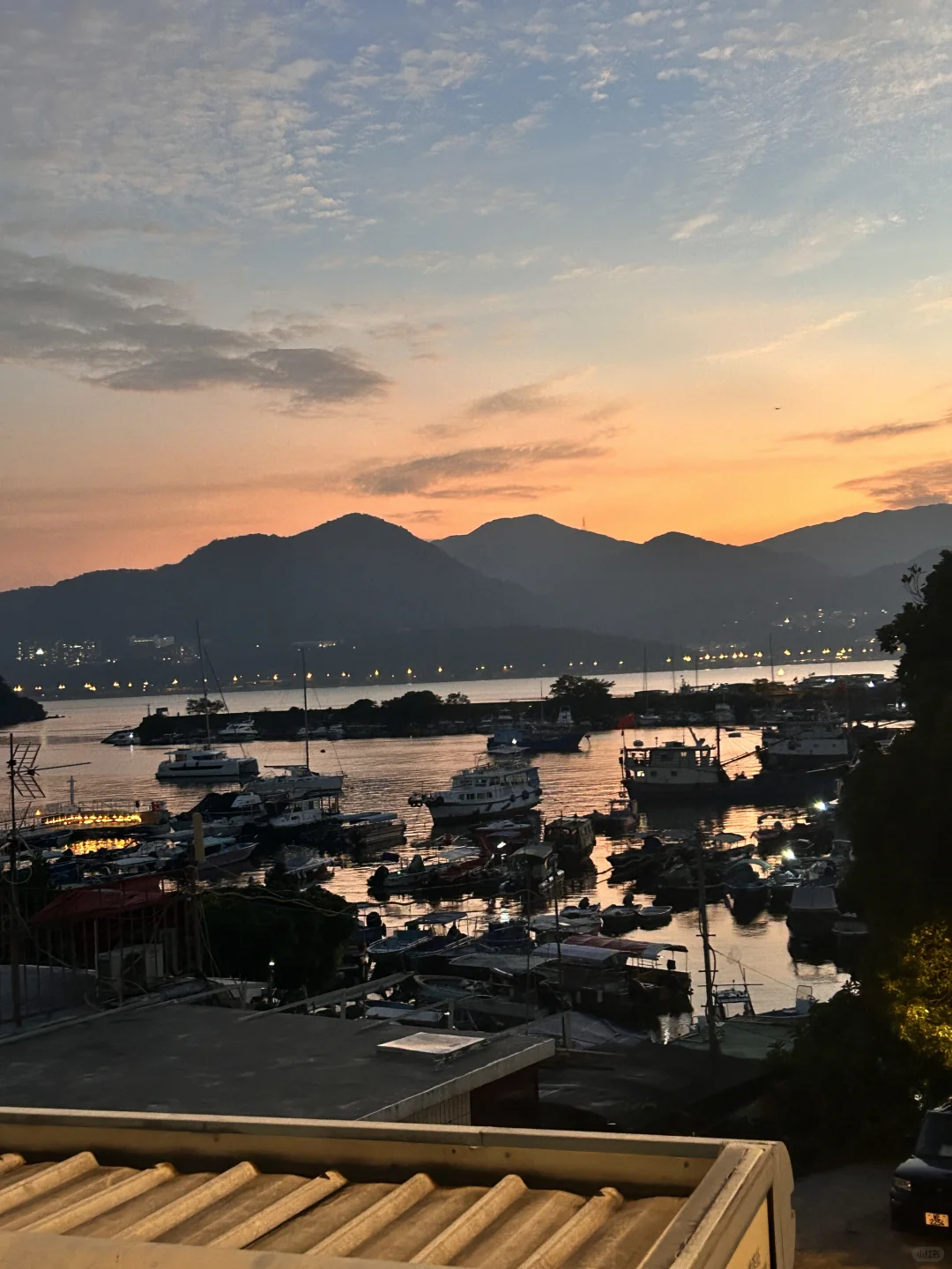 透过相机与自然对话