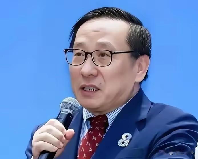 俗话说打人不打脸，但高志凯这次算是一点面子也没给对方！
在英国LBC的一次直播采