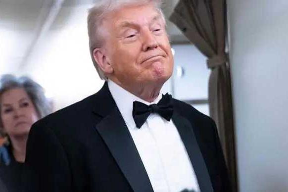 特朗普喜欢“画饼”和“挖坑”，虽然放出了访华的风，谁知道这家伙怎么想的，那么就让