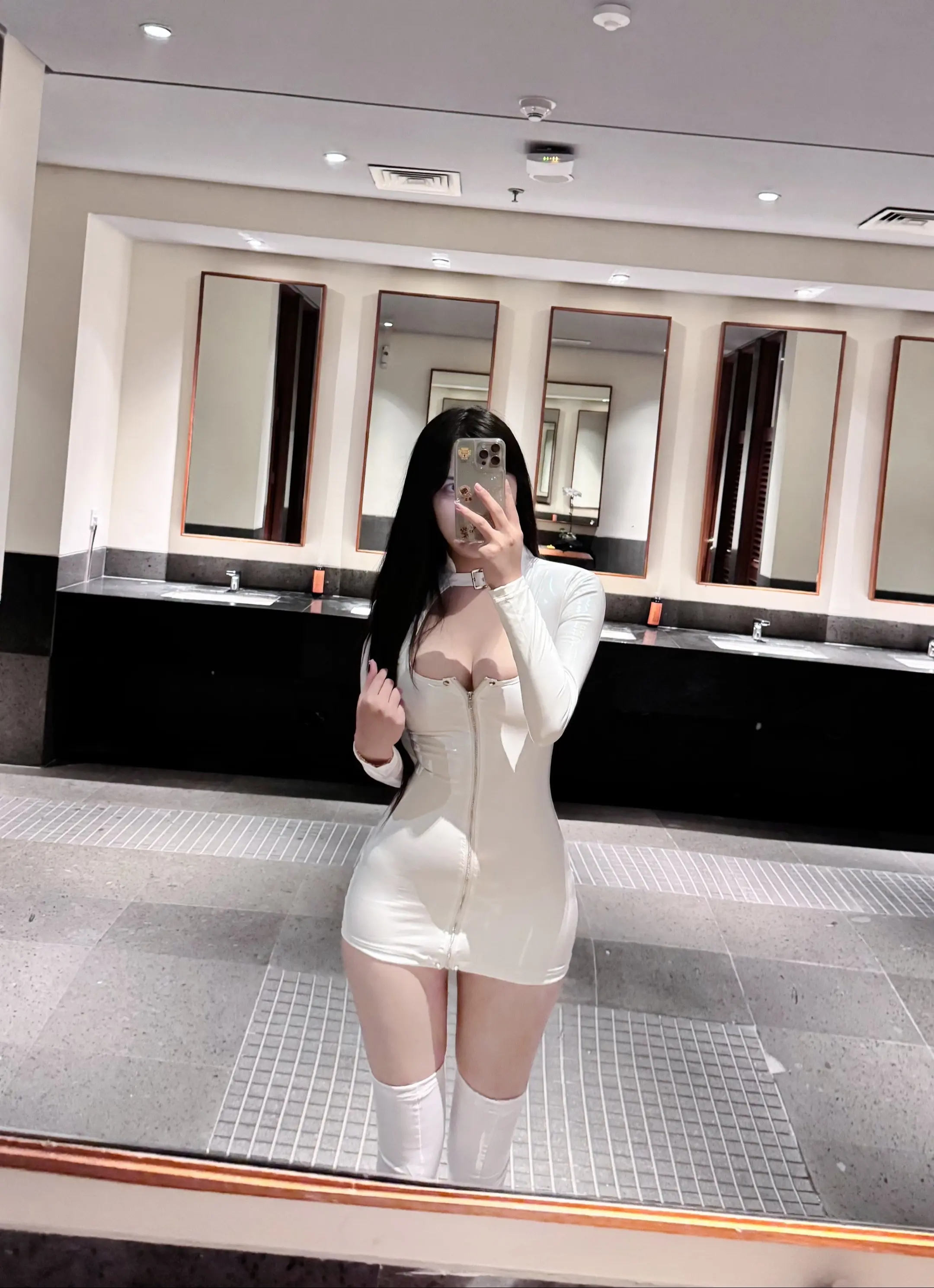 ootd 对镜拍