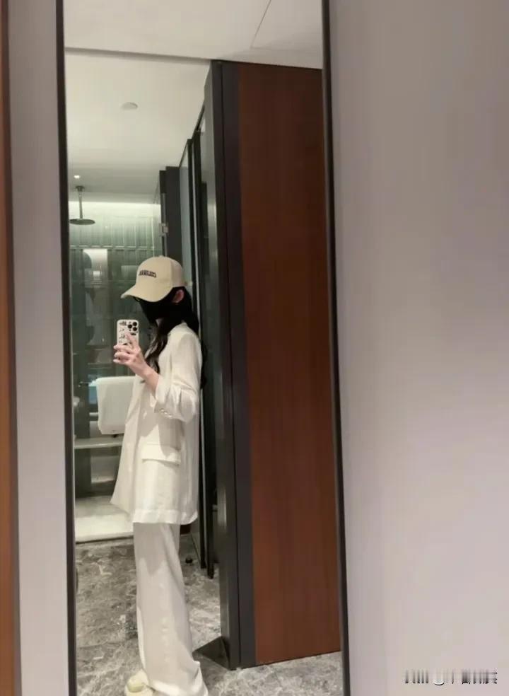 “旺仔小乔”发布了道歉信，但很快被网友发现这封道歉信是用AI写的，毫无诚意可言，