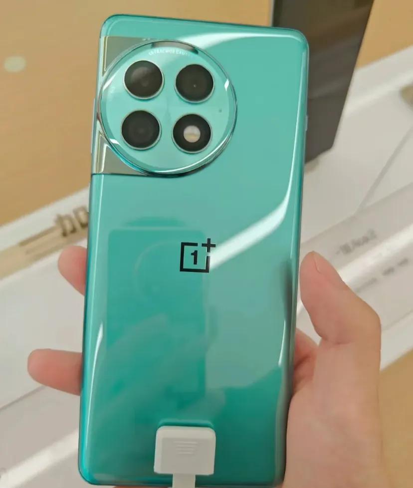 手机这种东西就是典型的一分钱一分货，行业太透明了，一加ace2pro起步价299